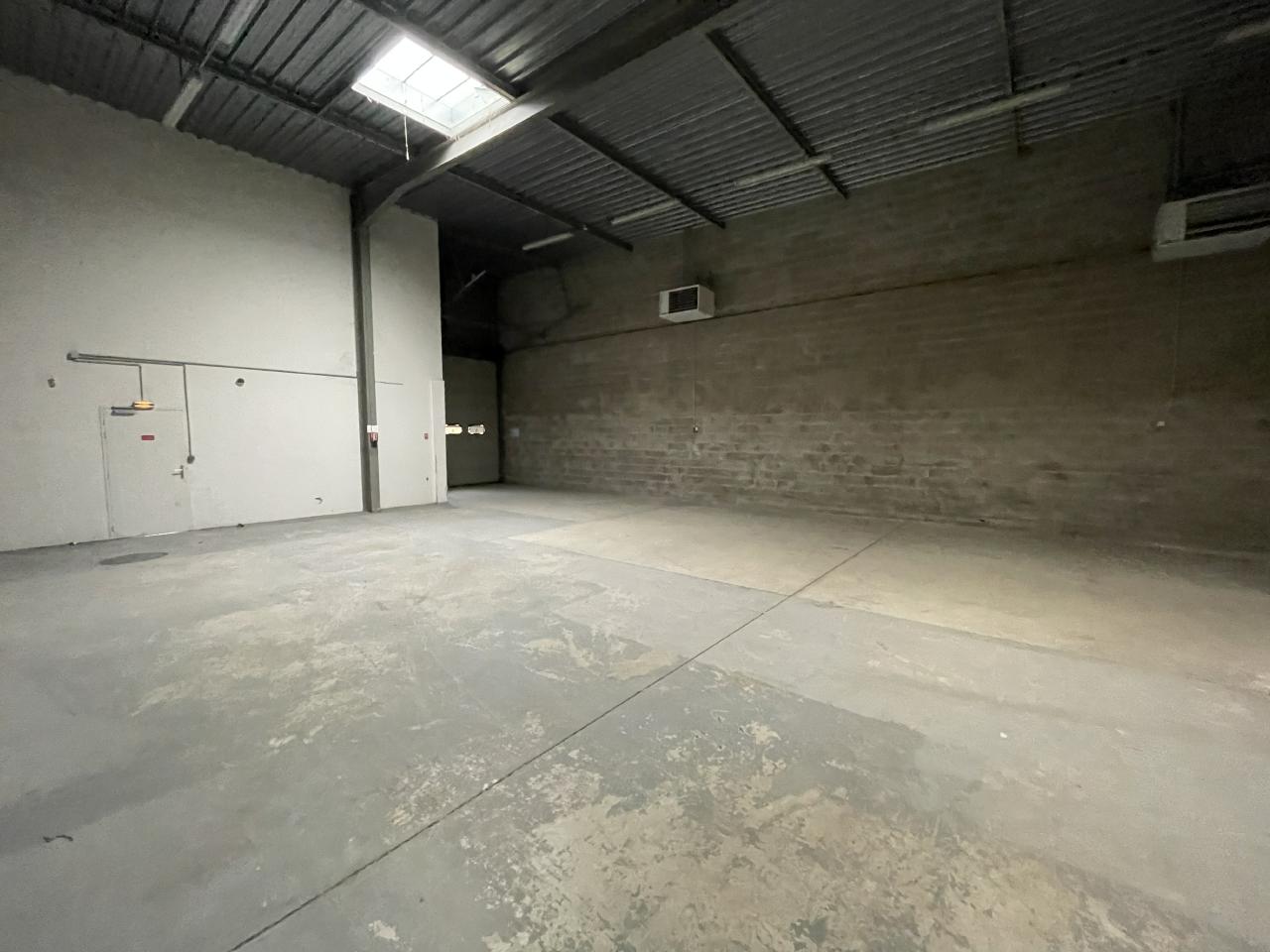 Local d'activité Tremblay-en-France 321m² Location local d'activité Tremblay-en-France Seine-Saint-Denis OLACT2200920 0